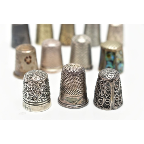 30 - TWELVE THIMBLES, to include six with silver hallmarks, approximate gross weight 27.0 grams, six othe... 