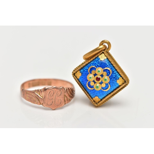 39 - AN EARLY 20TH CENTURY 9CT ROSE GOLD RING AND A YELLOW METAL GUILLOCHE ENAMEL PENDANT, the rose gold ... 