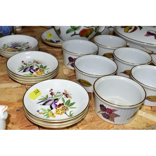 348 - A GROUP OF ROYAL WORCESTER EVESHAM PATTERN OVEN TO TABLE WARES, A SMALL QUANTITY OF PORTMEIRION POMO... 