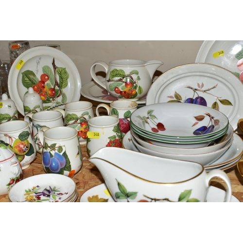 348 - A GROUP OF ROYAL WORCESTER EVESHAM PATTERN OVEN TO TABLE WARES, A SMALL QUANTITY OF PORTMEIRION POMO... 