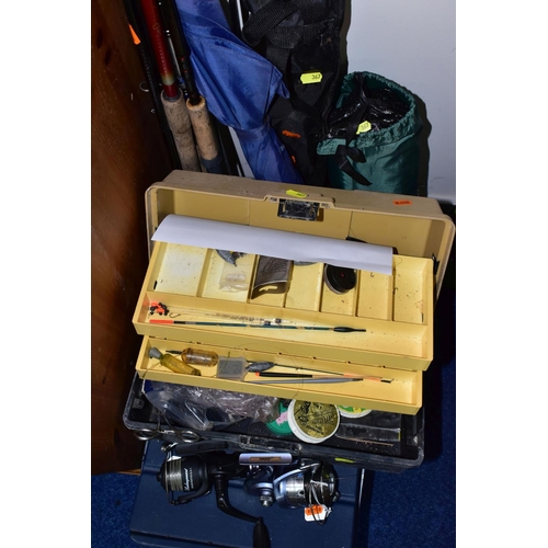 367 - A SMALL QUANTITY OF FISHING TACKLE, including a Shakespeare BETA 40FS spinning reel, a Daiwa Crossfi... 