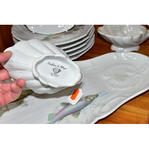 371 - A MODERN PORCELAINE DE SOLOGNE FISH SET, comprising serving platter, two sauce boats and six shell s... 