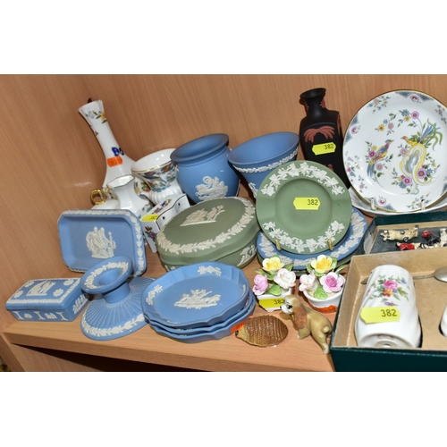 382 - A COLLECTION OF WEDGWOOD JASPERWARE, MINTON, COALPORT AND AYNSLEY GIFTWARE, SMALL QUANTITY OF LEAD F... 