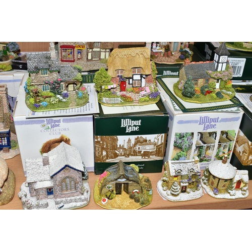 383 - NINE BOXED LILLIPUT LANE BUILDINGS AND NINE OTHERS UNBOXED, the boxed comprising British Collection ... 