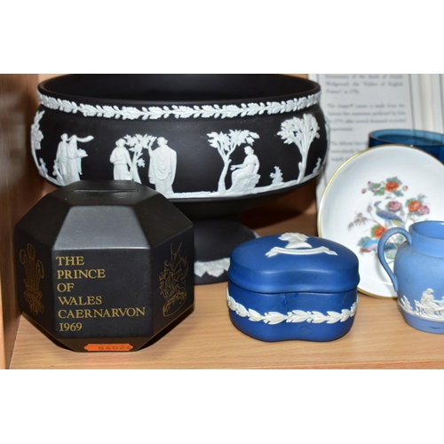 403 - A GROUP OF WEDGWOOD CERAMICS AND GLASS WARES, comprising a pair of blue Sheringham candle holders ea... 