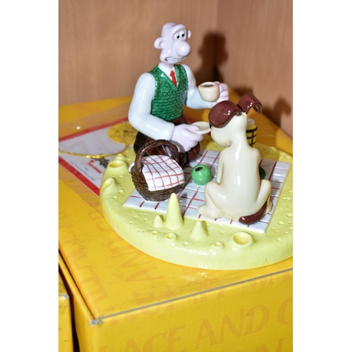 404 - TWO BOXED COALPORT WALLACE AND GROMIT FIGURE GROUPS, comprising 'Picnic on the Moon' WG3 limited edi... 