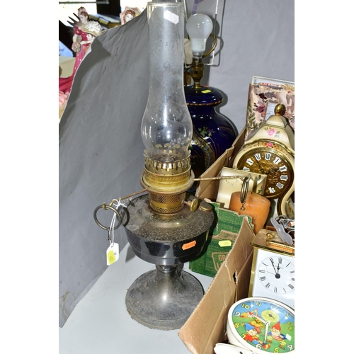 485 - TWO BOXES AND LOOSE LAMPS, METAL WARES AND MISCELLANEOUS ITEMS, to include an Aladdin No.23 oil lamp... 