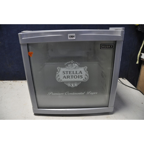 1064 - A HUSKY KN21 STELLA ARTOIS DRINKS FRIDGE measuring width 50cm x depth 50cm x height 50cm (PAT pass a... 