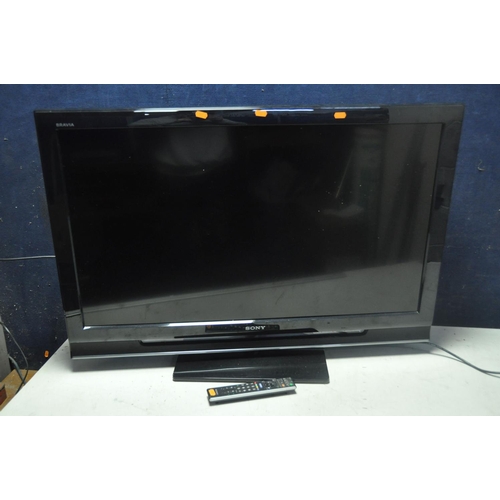 1078 - A SONY KDL-40W4500 40in TV with remote (PAT pass and working)