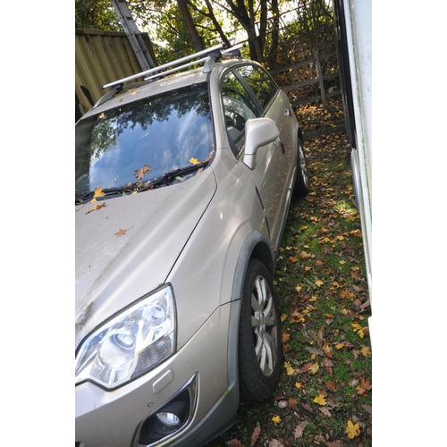 998 - A 2013 VAUXHALL ANTARA SE CDTi MPV in metallic Beige with a 2.2litre Diesel engine, 6 speed manual g... 