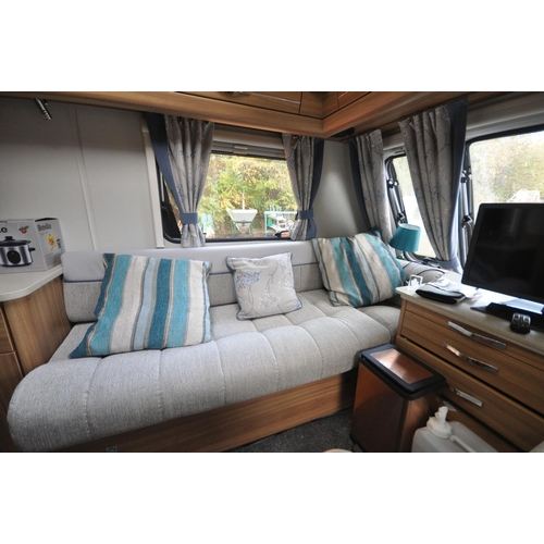 999 - AN ELDDIS AVANTE 462 CHATSWORTH 2 BERTH TOURING CARAVAN fully fitted with cooker, water heater, frid... 