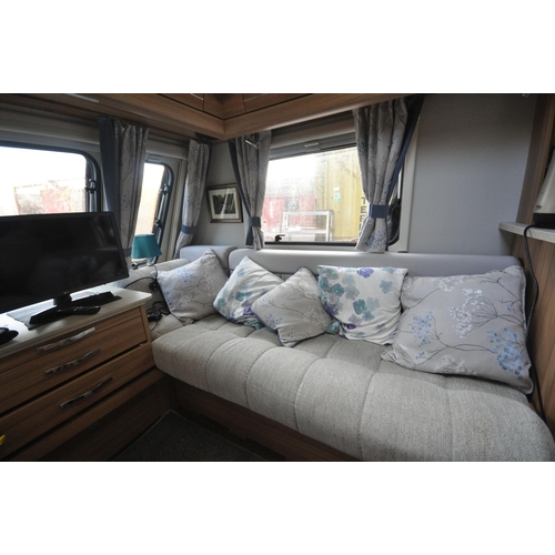 999 - AN ELDDIS AVANTE 462 CHATSWORTH 2 BERTH TOURING CARAVAN fully fitted with cooker, water heater, frid... 