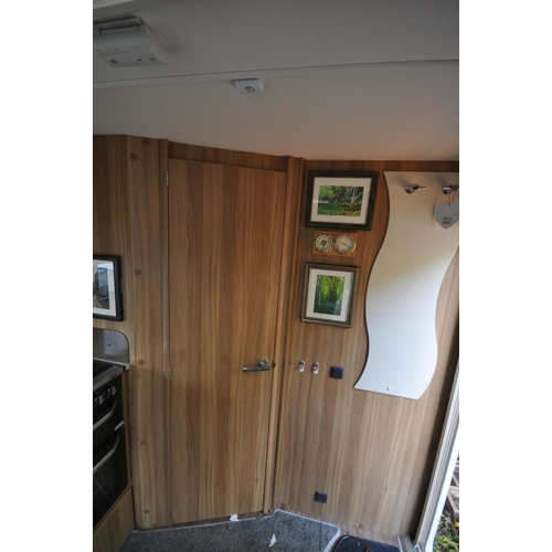 999 - AN ELDDIS AVANTE 462 CHATSWORTH 2 BERTH TOURING CARAVAN fully fitted with cooker, water heater, frid... 