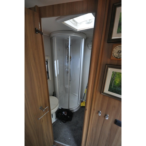 999 - AN ELDDIS AVANTE 462 CHATSWORTH 2 BERTH TOURING CARAVAN fully fitted with cooker, water heater, frid... 