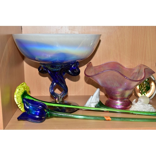 304 - A GROUP OF COLOURED AND DECORATIVE GLASSWARES, to include a Jane Charles studio glass blue and clear... 