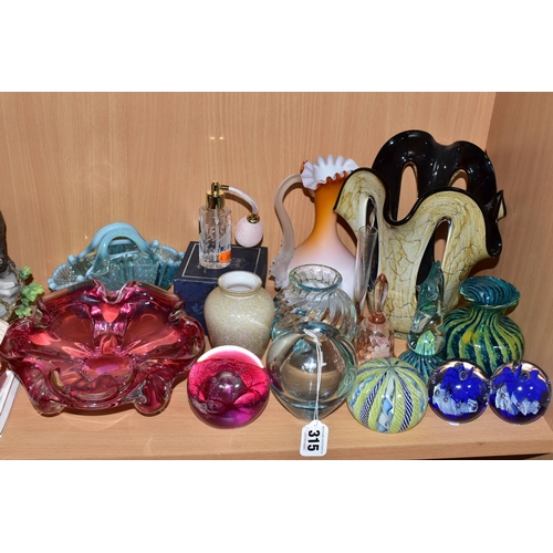 315 - A GROUP OF COLOURED AND DECORATIVE GLASSWARES, to include a 1960s Per Lutken for Holmegaard clear Ro... 