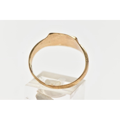 33 - A 9CT GOLD SIGNET RING, of a square form with engraved initials and engine turned pattern, textured ... 