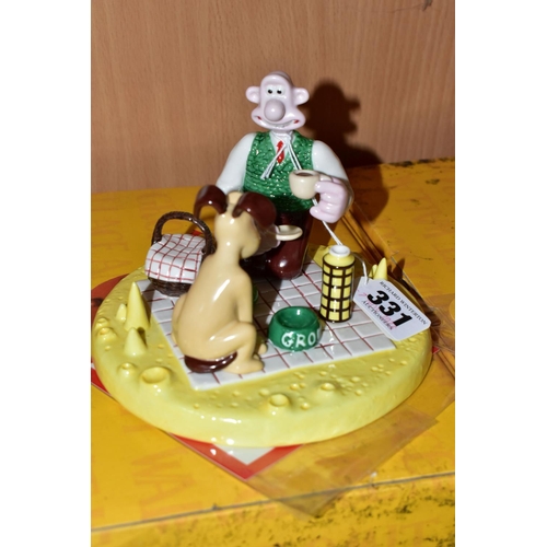 331 - TWO BOXED COALPORT WALLACE AND GROMIT FIGURE GROUPS, comprising 'Picnic on the Moon' WG3 limited edi... 