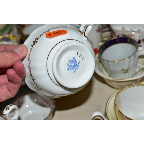 349 - A SELECTION OF ASSORTED 19TH AND 20TH CENTURY TEA CUPS AND SAUCERS ETC, to include early Derby, Mint... 