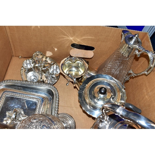 75 - A BOX OF ASSORTED WHITE METAL WARE AND CUTLERY, to include a glass and white metal claret jug featur... 