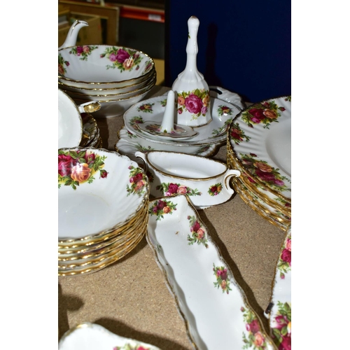 371 - A QUANTITY OF ROYAL ALBERT 'OLD COUNTRY ROSES' PATTERN DINNER WARE, comprising one bread and butter ... 