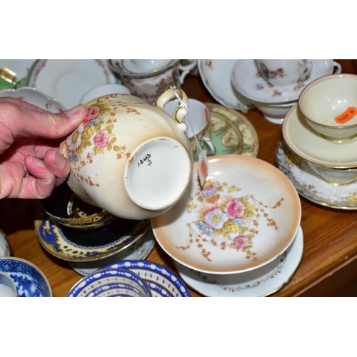 400 - A QUANTITY OF HAND PAINTED 19TH & 20TH CENTURY CHINA TEAWARES, comprising  a Rosenthal 'Winifred' cu... 