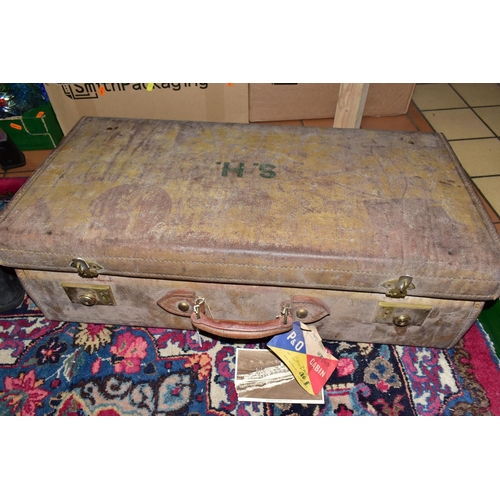 449 - A VINTAGE AUSTIN REED SUITCASE CONTAINING CRUISE SHIP AND TRAVEL EPHEMERA, to include P & O memorabi... 