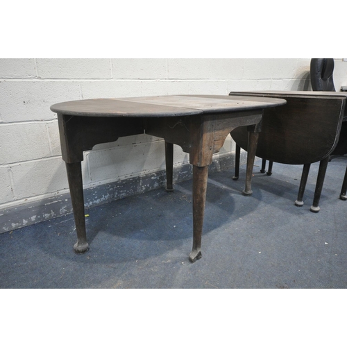 1195 - A GEORGIAN OAK GATE LEG TABLE with an oval top, open width 138cm x closed width 54cm x depth 86cm x ... 