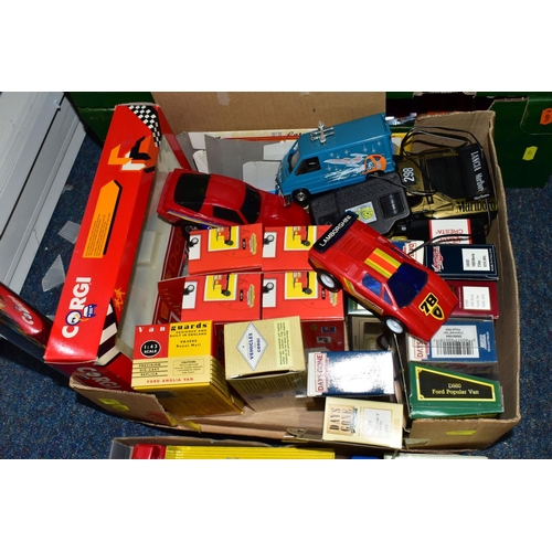 427 - THREE BOXES AND A TRAY OF DIECAST VEHICLES AND BOXED TOYS AND EMPTY BOXES ETC, to include boxed Mais... 