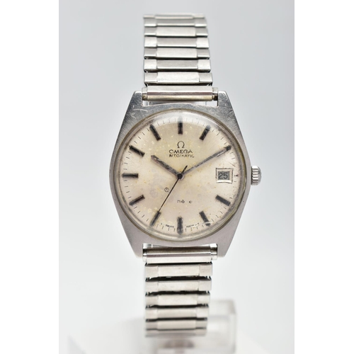 102 - A GENTS 'OMEGA AUTOMATIC' WRISTWATCH, round silver dial signed 'Omega automatic', baton markers, dat... 