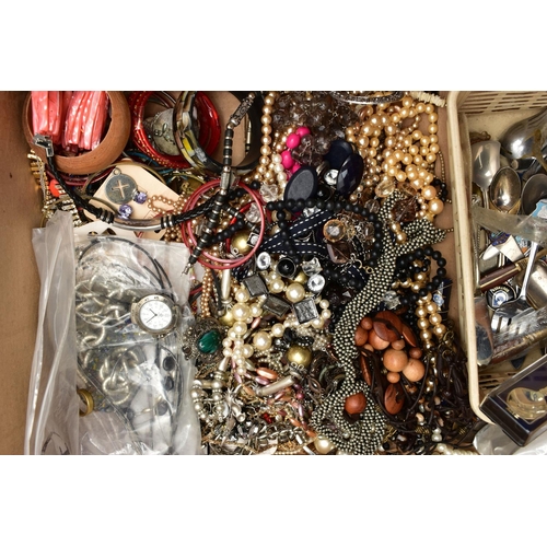 85 - A BOX OF ASSORTED COSTUME JEWELLERY AND ITEMS, to include a small basket tray of collectable teaspoo... 