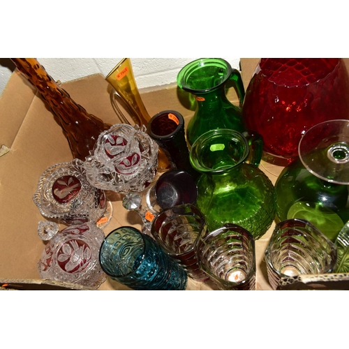 335 - THREE BOXES AND LOOSE COLOURED AND DECORATIVE GLASSWARES, to include an amber Empoli style genie bot... 