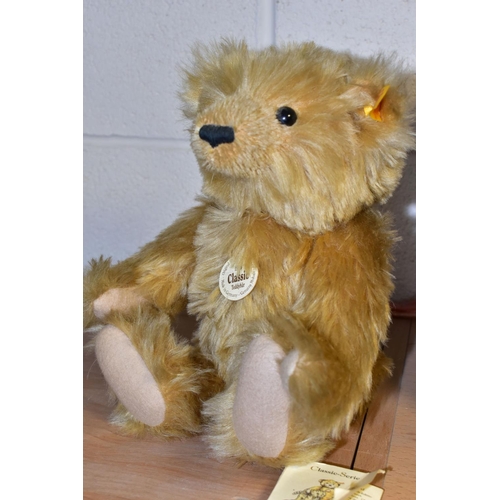 350 - A STEIFF 'CLASSIC 1903 REPLICA' TEDDY BEAR, with cinnamon mohair and felt pads, growler, black 'butt... 