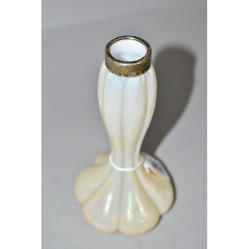 362 - AN ART NOUVEAU STYLE IRIDESCENT LUSTRE MOTHER-OF-PEARL GLASS VASE, of a waisted baluster form, possi... 