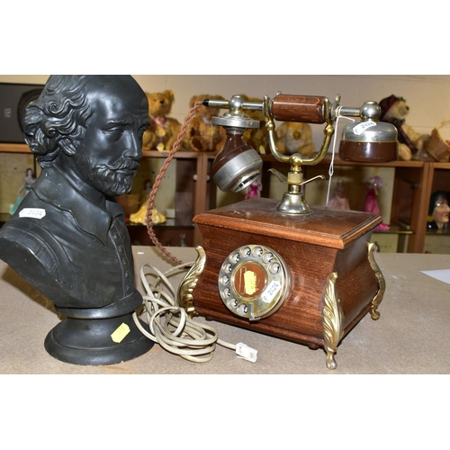 376 - A VICTORIAN COAL PURDONIUM WITH TIN LINER AND SHOVEL, with an applied brass panel decorated with flo... 