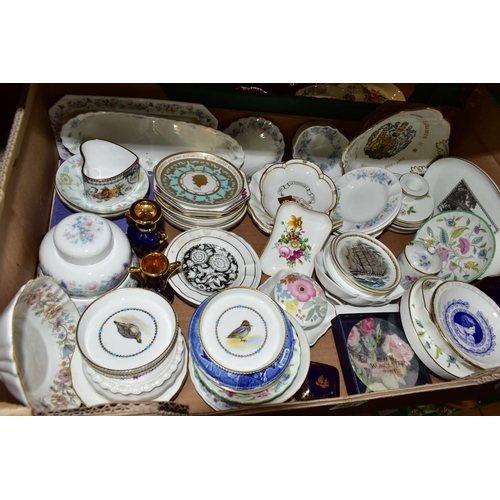 381 - TWO BOXES OF ASSORTED CERAMIC GIFT WARE, to include Wedgwood 'Kutani Crane' pattern pin dishes, a We... 