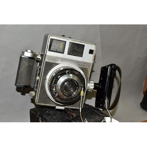 404 - AN ADAMS AND CO MINEX REFLEX DELUXE FILM CAMERA ideal for restoration( no lens or lens carrier), a M... 