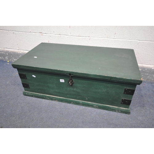 1203 - A GREEN PAINTED TOOL CHEST, with a single tray, width 91cm x depth 49cm x height 33cm