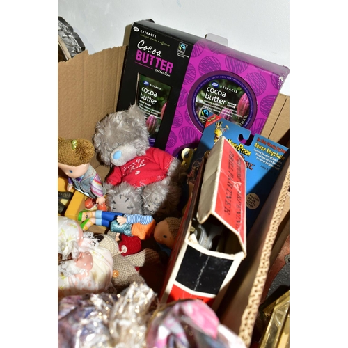 415 - FOUR BOXES AND LOOSE MISCELLANEOUS ITEMS, to include a boxed Franklin Heirloom Dolls 'The Victorian ... 