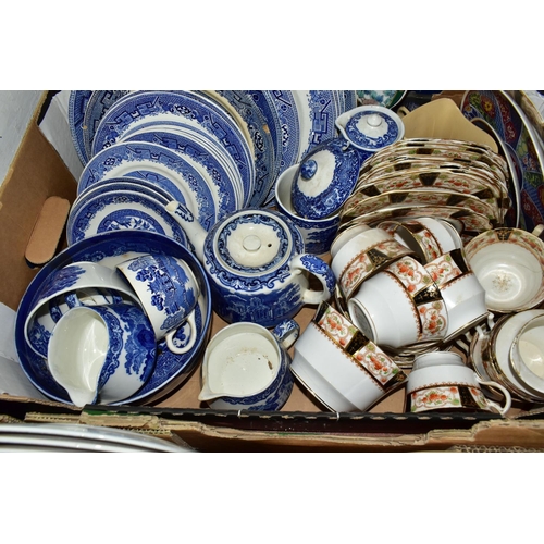 426 - FIVE BOXES AND LOOSE CERAMICS AND GLASSWARES, to include a large vase with modelled dragons height 4... 