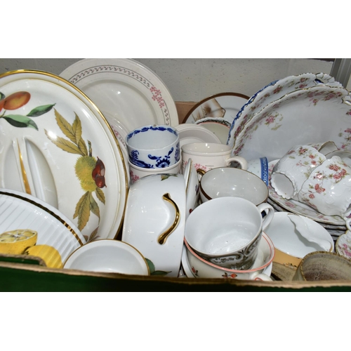 462 - SEVEN BOXES OF CERAMICS AND GLASSWARES, to include a Royal Worcester Evesham tureen, casserole dish,... 