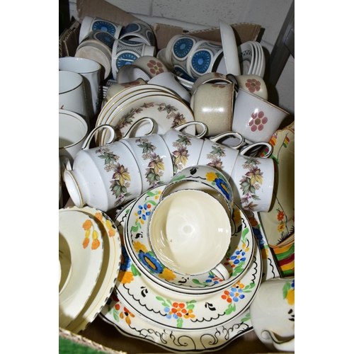 462 - SEVEN BOXES OF CERAMICS AND GLASSWARES, to include a Royal Worcester Evesham tureen, casserole dish,... 