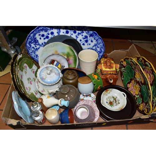 462 - SEVEN BOXES OF CERAMICS AND GLASSWARES, to include a Royal Worcester Evesham tureen, casserole dish,... 