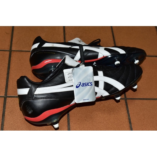 512 - A PAIR OF ASICS LETHAL TESTIMONIAL FOOTBALL BOOTS, size 13.5, still with tags, very little if any ma... 