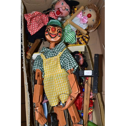 514 - TWO BOXED PELHAM PUPPETS, SL Cinderella and SS Gypsy Girl (marked J582 to box), both appear complete... 