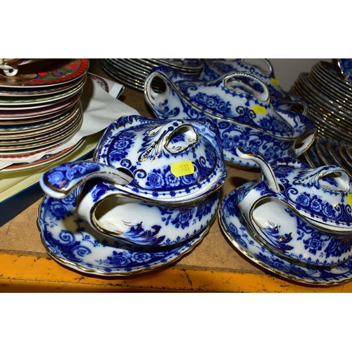 531 - T. RATHBONE & Co FLOW BLUE OSBORNE PATTERN PART DINNER SERVICE, comprising five graduated platters, ... 