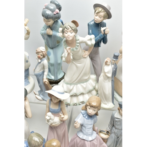 1067A - SIX LLADRO FIGURES, TWENTY SIX NAO FIGURES AND THREE OTHER SPANISH PORCELAIN FIGURES, the Lladro com... 