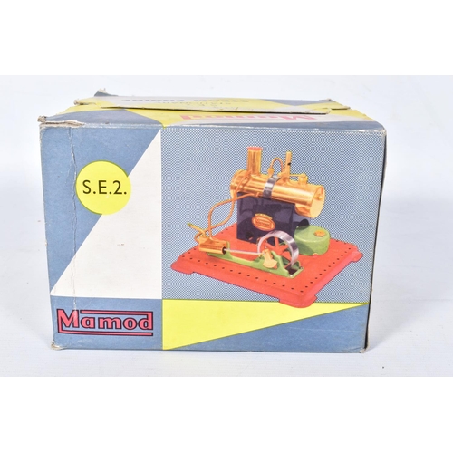 17 - A BOXED MAMOD LIVE STEAM ENGINE, No.S.E.2, not tested, playworn condition and has been fired up but ... 