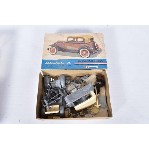 21 - A QUANTITY OF BUILT AND UNBUILT JOHN DAY WHITEMETAL RACING CAR KITS, five models constructed and fin... 