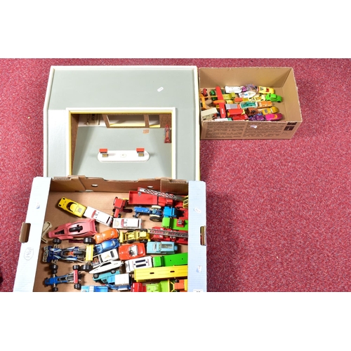 42 - A SCRATCHBUILT WOODEN GARAGE AND A QUANTITY OF UNBOXED AND ASSORTED PLAYWORN DIECAST VEHICLES, garag... 